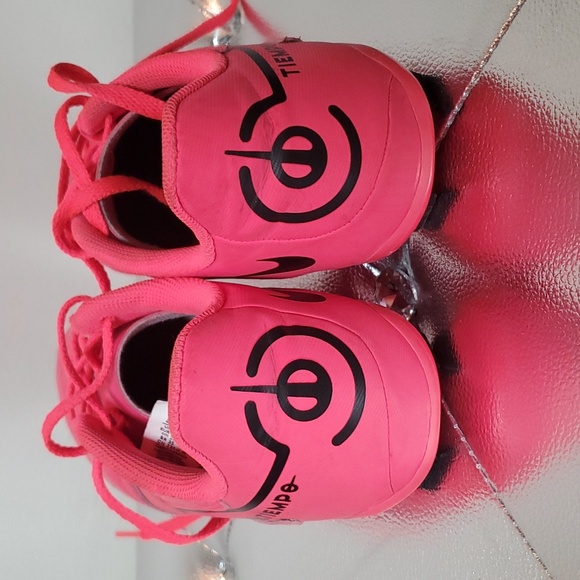 Girl's Nike Soccer Cleats - Picture 7 of 8